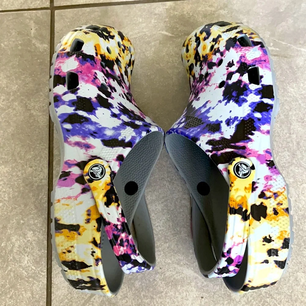 NWT Crocs tie-dye mania clog